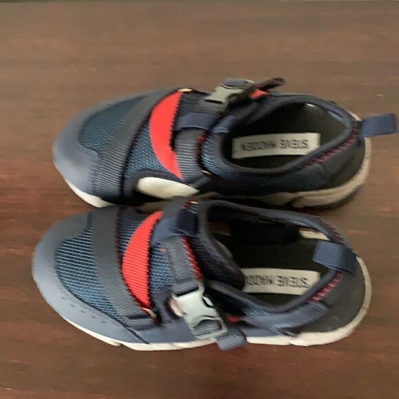 Steve Madden boy lightweight comfy sandals size 12, new - Picture 1 of 6